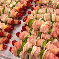 Chicken Kabobs with Luau Sauce, Veggies & Fruit